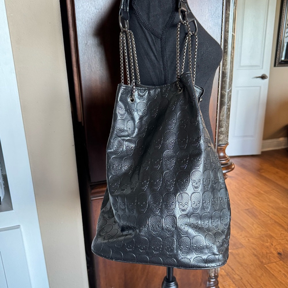 Black Embossed Skull Shoulder Bucket Bag